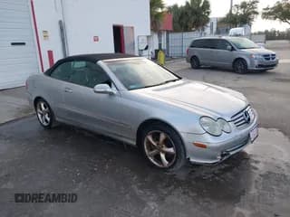 ✅ 2005 Mercedes-Benz CLK 320 • VIN: WDBTK65J65F139922 • Lot: 43682814. Wystawiony na IAAI z przebiegiem 174 267 mil. Bezpłatny archiwum sprzedaży aukcyjnych z USA i szczegółowy raport historii pojazdu na DreamBid. Zdjęcie 1.
