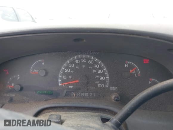 ✅ 2001 Ford F-150 XL • VIN: 1FTZF17241NB95043 • Lot: 42460386. Wystawiony na IAAI z przebiegiem 241 718 mil. Bezpłatny archiwum sprzedaży aukcyjnych z USA i szczegółowy raport historii pojazdu na DreamBid. Zdjęcie 7.