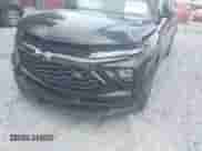 2025 Chevrolet TrailBlazer RS с VIN KL79MTSL6SB078808, выставлен на аукционе IAAI как лот 43385950 с пробегом 27 236 миль миль и . История ставок и продаж доступна на DreamBid. Изображение 6.