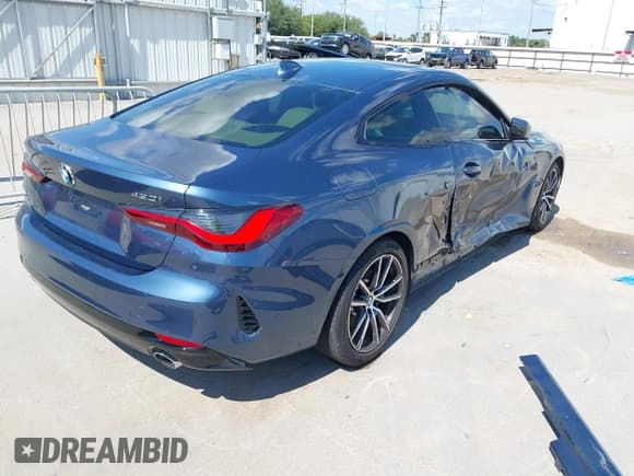 ✅ 2021 BMW 4 Series 430i • VIN: WBA53AP03MCF35322 • Lot: 43355872. Wystawiony na IAAI z przebiegiem 68 721 mil. Bezpłatny archiwum sprzedaży aukcyjnych z USA i szczegółowy raport historii pojazdu na DreamBid. Zdjęcie 4.