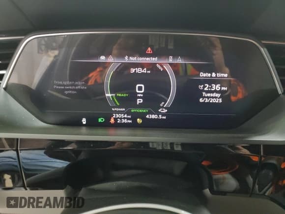 ✅ 2024 Audi Q8 e-tron • VIN: WA1DABGE6RB007445 • Lot: 59509305. Wystawiony na Copart z przebiegiem 23 054 mil. Bezpłatny archiwum sprzedaży aukcyjnych z USA i szczegółowy raport historii pojazdu na DreamBid. Zdjęcie 9.