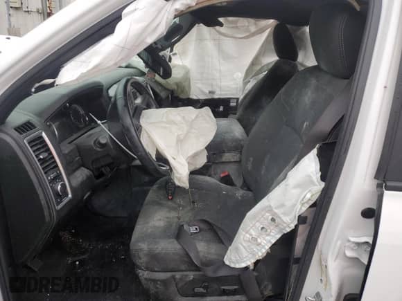 2021 Ram 1500 Warlock z VIN 1C6RR6GT8MS578381, wystawiony jako Copart lot #80725634 z przebiegiem 75 650 mil mil oraz Nie do naprawy • Non repairable. Historia ofert i sprzedaży dostępna na DreamBid. Obrazek 7.