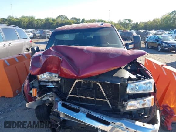 ✅ 2005 Chevrolet Silverado 2500HD LS • VIN: 1GCHK23U35F966564 • Lot: 43402975. Wystawiony na IAAI z przebiegiem 191 257 mil. Bezpłatny archiwum sprzedaży aukcyjnych z USA i szczegółowy raport historii pojazdu na DreamBid. Zdjęcie 12.