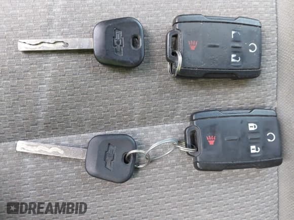 ✅ 2018 Chevrolet Silverado 1500 LT • VIN: 3GCUKREH0JG102278 • Lot: 43499476. Listed on IAAI with 121,159 mi. Free auction sales archive from the USA and detailed vehicle history report at DreamBid. Image 11.