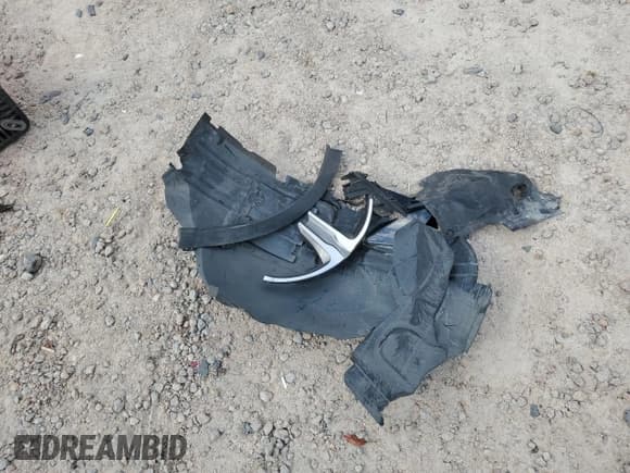 ✅ 2019 Mercedes-Benz GLC 350e • VIN: WDC0G5EB3KF627529 • Лот: 81814745. Опубликован ранее на Copart с пробегом 73 080 миль. Бесплатный доступ к архиву аукционных продаж из США и подробный отчёт об истории автомобиля на DreamBid. Изображение 13.