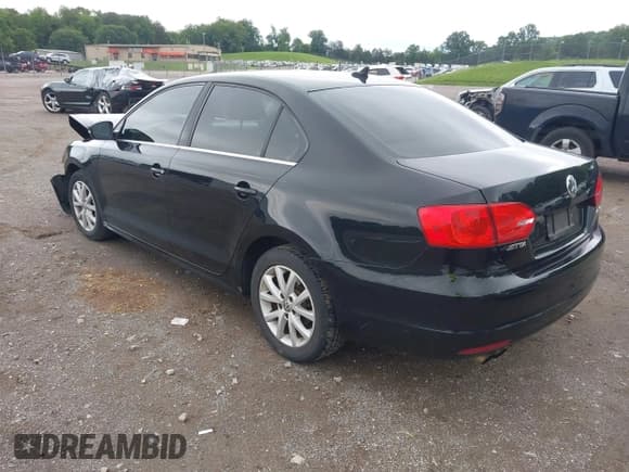 ✅ 2013 Volkswagen Jetta SE • VIN: 3VWDX7AJ8DM389404 • Lot: 42357849. Listed on IAAI with 163,864 mi. Free auction sales archive from the USA and detailed vehicle history report at DreamBid. Image 3.