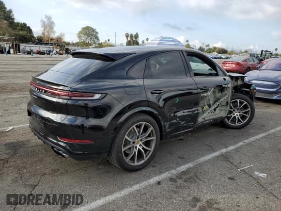 ✅ 2024 Porsche Cayenne • VIN: WP1BA2AY2RDA50764 • Lot: 44227545. Listed on Copart with 21,690 mi. Free auction sales archive from the USA and detailed vehicle history report at DreamBid. Image 3.