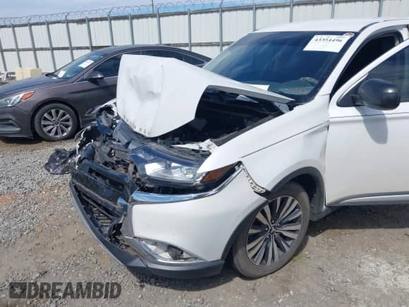 ✅ 2020 Mitsubishi Outlander ES • VIN: JA4AD2A37LZ039482 • Лот: 43354496. Опубликован ранее на IAAI с пробегом 109 774 миль. Бесплатный доступ к архиву аукционных продаж из США и подробный отчёт об истории автомобиля на DreamBid. Изображение 6.