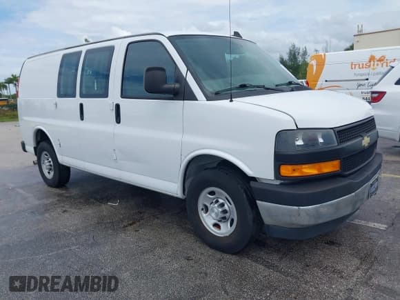 ✅ 2021 Chevrolet Express Cargo • VIN: 1GCWGAFP1M1244868 • Лот: 42964153. Опубликован ранее на IAAI с пробегом 62 764 миль. Бесплатный доступ к архиву аукционных продаж из США и подробный отчёт об истории автомобиля на DreamBid. Изображение 1.