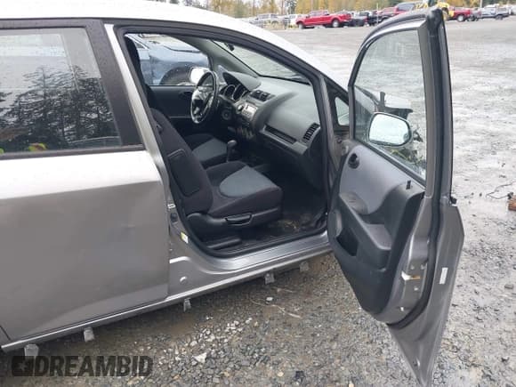 ✅ 2007 Honda Fit Sport • VIN: JHMGD38607S031775 • Lot: 43618395. Listed on IAAI with 93,680 mi. Free auction sales archive from the USA and detailed vehicle history report at DreamBid. Image 5.