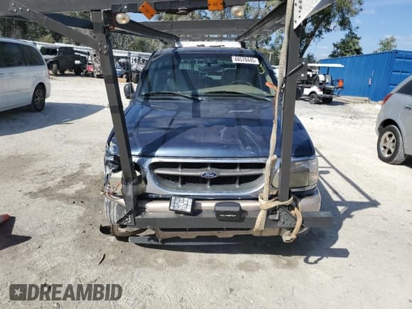✅ 2000 Ford Explorer • VIN: 1FMDU64P6YZA48430 • Lot: 44578445. Listed on Copart with 305,291 mi. Free auction sales archive from the USA and detailed vehicle history report at DreamBid. Image 5.
