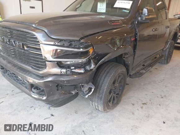 ✅ 2022 Ram 2500 Laramie • VIN: 3C6UR5FJ7NG316994 • Лот: 42451250. Опубликован ранее на IAAI с пробегом 41 793 миль. Бесплатный доступ к архиву аукционных продаж из США и подробный отчёт об истории автомобиля на DreamBid. Изображение 6.