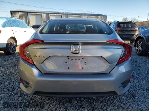 ✅ 2017 Honda Civic LX • VIN: 2HGFC2F50HH537704 • Lot: 92633415. Wystawiony na Copart z przebiegiem 128 801 mil. Bezpłatny archiwum sprzedaży aukcyjnych z USA i szczegółowy raport historii pojazdu na DreamBid. Zdjęcie 6.