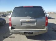 ✅ 2007 Chevrolet Suburban LT • VIN: 1GNFC16097J255157 • Lot: 77621614. Wystawiony na Copart z przebiegiem Nie podano. Bezpłatny archiwum sprzedaży aukcyjnych z USA i szczegółowy raport historii pojazdu na DreamBid. Zdjęcie 6.