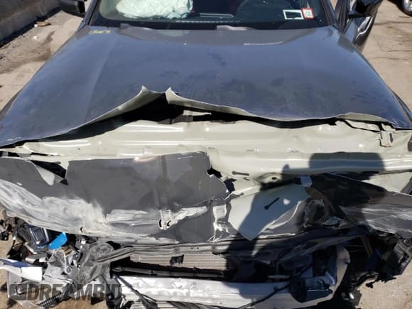 ✅ 2022 BMW M4 Competition xDrive • VIN: WBS43AZ0XNCJ95430 • Lot: 46249254. Listed on Copart with 5,442 mi. Free auction sales archive from the USA and detailed vehicle history report at DreamBid. Image 11.