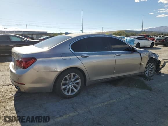 ✅ 2014 BMW 7 Series 740i • VIN: WBAYA6C58ED826697 • Lot: 57130385. Wystawiony na Copart z przebiegiem 50 107 mil. Bezpłatny archiwum sprzedaży aukcyjnych z USA i szczegółowy raport historii pojazdu na DreamBid. Zdjęcie 3.