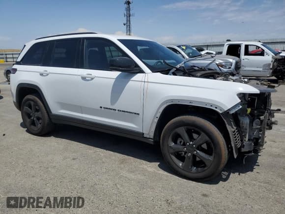 ✅ 2023 Jeep Grand Cherokee Altitude • VIN: 1C4RJGAG6PC552846 • Lot: 62096215. Listed on Copart with 62,225 mi. Free auction sales archive from the USA and detailed vehicle history report at DreamBid. Image 4.