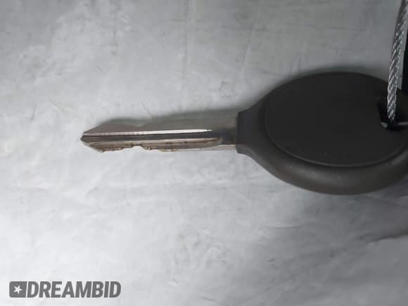 ✅ 2005 Chrysler Sebring Limited • VIN: 1C3EL65R35N516732 • Lot: 43753038. Wystawiony na IAAI z przebiegiem 130 956 mil. Bezpłatny archiwum sprzedaży aukcyjnych z USA i szczegółowy raport historii pojazdu na DreamBid. Zdjęcie 11.