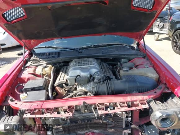 ✅ 2015 Dodge Challenger SRT Hellcat • VIN: 2C3CDZC90FH816117 • Lot: 42478679. Wystawiony na IAAI z przebiegiem 67 930 mil. Bezpłatny archiwum sprzedaży aukcyjnych z USA i szczegółowy raport historii pojazdu na DreamBid. Zdjęcie 10.