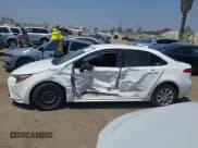 ✅ 2023 Toyota Corolla Hybrid LE • VIN: JTDBCMFE4PJ013008 • Lot: 43006618. Wystawiony na IAAI z przebiegiem Nie podano. Bezpłatny archiwum sprzedaży aukcyjnych z USA i szczegółowy raport historii pojazdu na DreamBid. Zdjęcie 14.