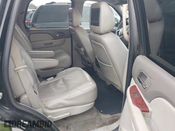 ✅ 2009 Chevrolet Tahoe LTZ • VIN: 1GNFC33J09R184315 • Lot: 42656000. Listed on IAAI with 216,835 mi. Free auction sales archive from the USA and detailed vehicle history report at DreamBid. Image 8.