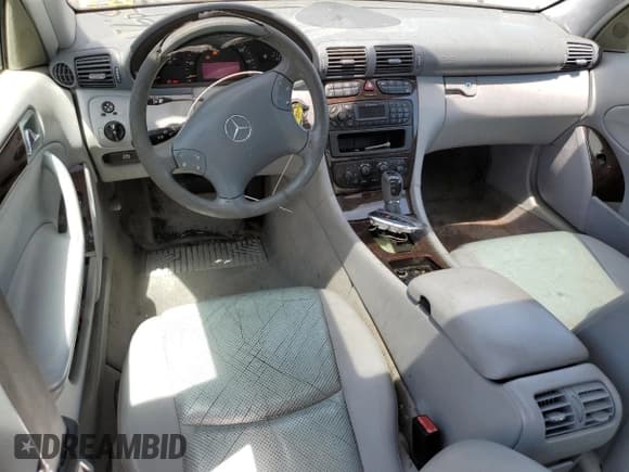 ✅ 2004 Mercedes-Benz C 240 • VIN: WDBRF81J64F453889 • Лот: 59939444. Опубликован ранее на Copart с пробегом 167 341 миль. Бесплатный доступ к архиву аукционных продаж из США и подробный отчёт об истории автомобиля на DreamBid. Изображение 8.