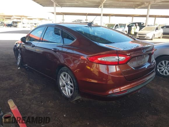 ✅ 2015 Ford Fusion SE • VIN: 3FA6P0HD6FR183772 • Lot: 43646414. Wystawiony na IAAI z przebiegiem 246 000 mil. Bezpłatny archiwum sprzedaży aukcyjnych z USA i szczegółowy raport historii pojazdu na DreamBid. Zdjęcie 3.