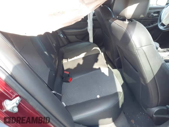 ✅ 2015 Chevrolet Malibu LT • VIN: 1G11C5SL8FF288901 • Lot: 43493131. Wystawiony na IAAI z przebiegiem 59 599 mil mil. Skorzystaj z bezpłatnego archiwum sprzedaży aukcyjnych z USA i zobacz szczegółowy raport historii pojazdu na DreamBid. Zdjęcie 8.