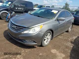 2013 Hyundai Sonata GLS с VIN 5NPEB4AC4DH549953, выставлен на аукционе IAAI как лот 43294743 с пробегом 105 844 миль миль и . История ставок и продаж доступна на DreamBid. Изображение 2.
