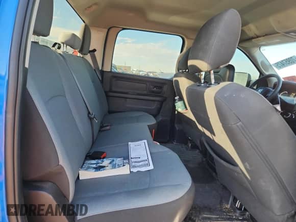 2023 Ram 1500 Tradesman z VIN 3C6RR7KG3PG602131, wystawiony jako Copart lot #70957475 z przebiegiem 32 334 mil mil oraz Szkoda całkowita • Salvage title. Historia ofert i sprzedaży dostępna na DreamBid. Obrazek 10.