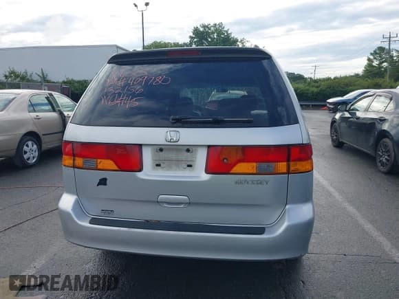 ✅ 2003 Honda Odyssey EX-L • VIN: 5FNRL18003B132156 • Lot: 42987337. Wystawiony na IAAI z przebiegiem 259 156 mil. Bezpłatny archiwum sprzedaży aukcyjnych z USA i szczegółowy raport historii pojazdu na DreamBid. Zdjęcie 16.