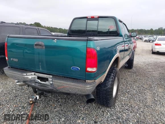 ✅ 1997 Ford F-150 XL • VIN: 1FTEX18L2VND33137 • Lot: 43578023. Wystawiony na IAAI z przebiegiem 148 923 mil. Bezpłatny archiwum sprzedaży aukcyjnych z USA i szczegółowy raport historii pojazdu na DreamBid. Zdjęcie 4.