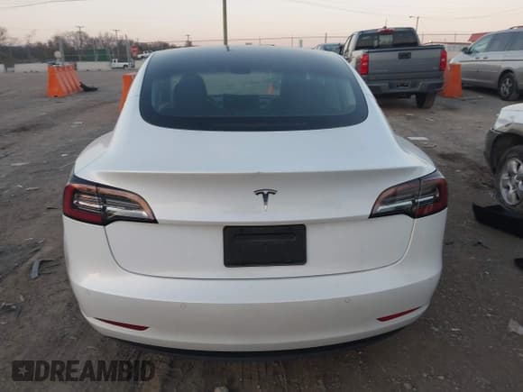 ✅ 2021 Tesla Model 3 Standard Range Plus • VIN: 5YJ3E1EA4MF096275 • Lot: 43671088. Wystawiony na IAAI z przebiegiem 46 514 mil. Bezpłatny archiwum sprzedaży aukcyjnych z USA i szczegółowy raport historii pojazdu na DreamBid. Zdjęcie 16.