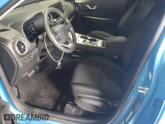 2022 Hyundai Kona SEL с VIN KM8K23AG8NU152264, выставлен на аукционе Copart как лот 37145483 с пробегом 3 880 миль миль и . История ставок и продаж доступна на DreamBid. Изображение 7.