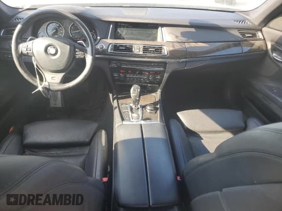 ✅ 2013 BMW 7 Series 750Li xDrive • VIN: WBAYF8C53DD141678 • Lot: 84033775. Wystawiony na Copart z przebiegiem 83 931 mil. Bezpłatny archiwum sprzedaży aukcyjnych z USA i szczegółowy raport historii pojazdu na DreamBid. Zdjęcie 8.