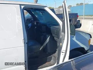 ✅ 1994 Ford Econoline Cargo • VIN: 1FTJS34G0RHA39337 • Lot: 43751608. Wystawiony na IAAI z przebiegiem 226 831 mil. Bezpłatny archiwum sprzedaży aukcyjnych z USA i szczegółowy raport historii pojazdu na DreamBid. Zdjęcie 5.