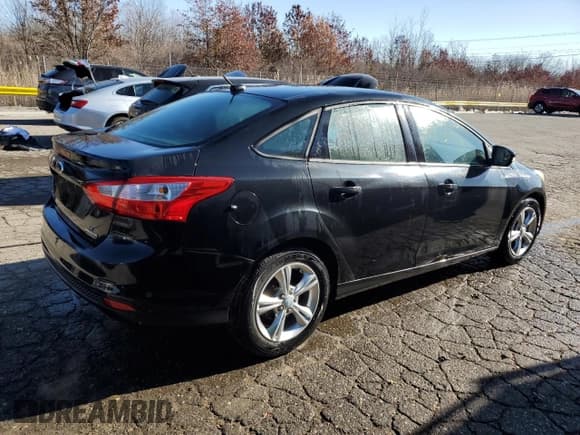 ✅ 2013 Ford Focus SE • VIN: 1FADP3F23DL247336 • Lot: 91801785. Listed on Copart with 90,173 mi. Free auction sales archive from the USA and detailed vehicle history report at DreamBid. Image 3.