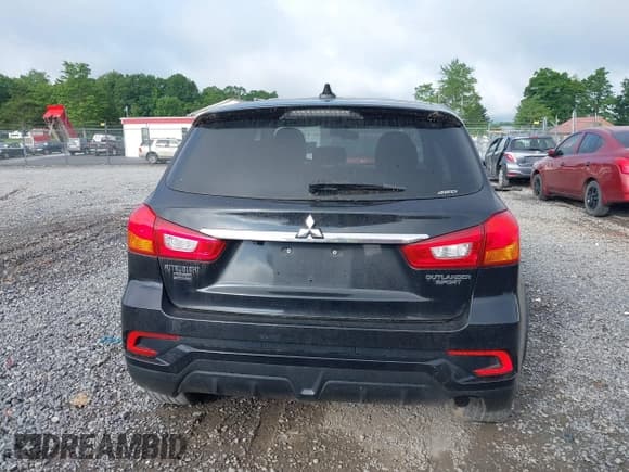 ✅ 2018 Mitsubishi Outlander ES • VIN: JA4AR3AUXJU015025 • Lot: 42479945. Listed on IAAI with 62,657 mi. Free auction sales archive from the USA and detailed vehicle history report at DreamBid. Image 17.