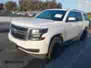 2018 Chevrolet Suburban LS z VIN 1GNSKGKC5JR173889, wystawiony jako IAAI lot #42152865 z przebiegiem 73 358 mil mil oraz . Historia ofert i sprzedaży dostępna na DreamBid. Obrazek 2.