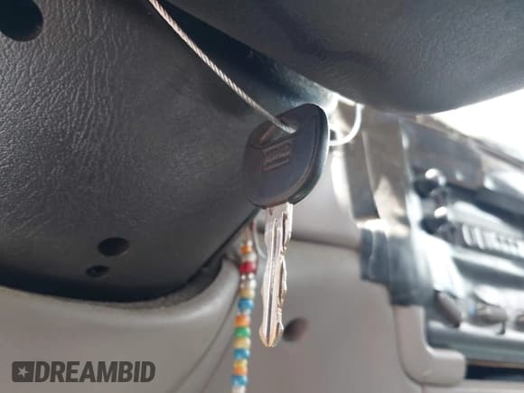 ✅ 2000 Chevrolet S-10 LS • VIN: 1GCCS19W2YK287006 • Лот: 42814156. Опубликован ранее на IAAI с пробегом 216 912 миль. Бесплатный доступ к архиву аукционных продаж из США и подробный отчёт об истории автомобиля на DreamBid. Изображение 11.