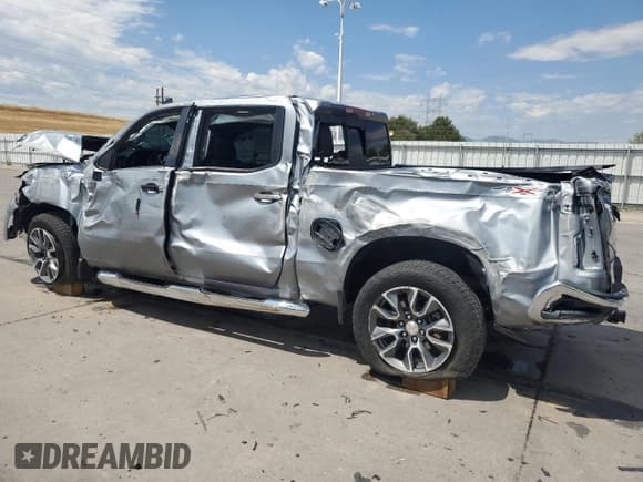 ✅ 2025 Chevrolet Silverado 1500 • VIN: 3GCPKDEK3SG101090 • Лот: 68226025. Опубликован ранее на Copart с пробегом 8 645 миль. Бесплатный доступ к архиву аукционных продаж из США и подробный отчёт об истории автомобиля на DreamBid. Изображение 2.