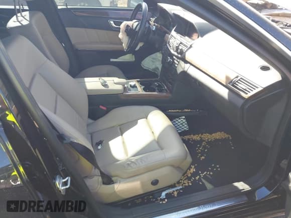 ✅ 2013 Mercedes-Benz E 350 Sport • VIN: WDDHF5KB6DA676049 • Lot: 43506898. Wystawiony na IAAI z przebiegiem 103 373 mil. Bezpłatny archiwum sprzedaży aukcyjnych z USA i szczegółowy raport historii pojazdu na DreamBid. Zdjęcie 5.