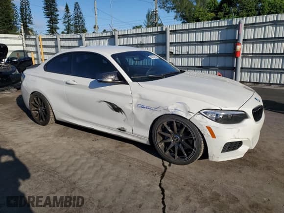✅ 2014 BMW 2 Series 228i • VIN: WBA1F5C53EV255885 • Lot: 84605465. Listed on Copart with 135,245 mi. Free auction sales archive from the USA and detailed vehicle history report at DreamBid. Image 4.