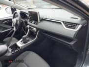 ✅ 2025 Toyota RAV4 XLE • VIN: 2T3P1RFV2SC505511 • Lot: 43505081. Wystawiony na IAAI z przebiegiem 22 758 mil. Bezpłatny archiwum sprzedaży aukcyjnych z USA i szczegółowy raport historii pojazdu na DreamBid. Zdjęcie 5.