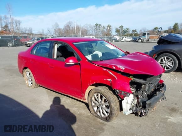 ✅ 2010 Volkswagen Jetta Limited Edition • VIN: 3VWAZ7AJ9AM128663 • Lot: 41669213. Wystawiony na IAAI z przebiegiem 148 076 mil. Bezpłatny archiwum sprzedaży aukcyjnych z USA i szczegółowy raport historii pojazdu na DreamBid. Zdjęcie 1.