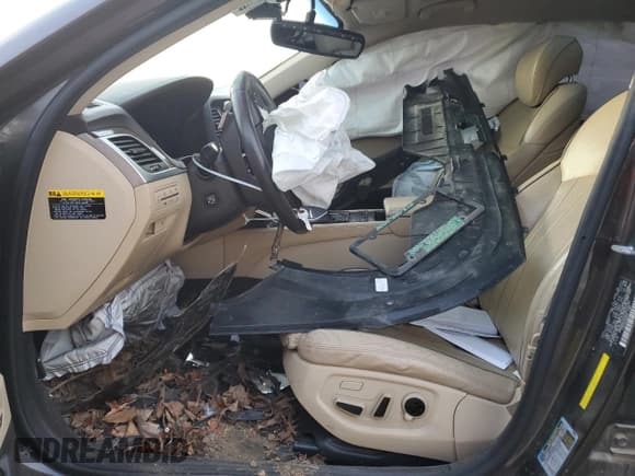 ✅ 2015 Hyundai Genesis 3.8L • VIN: KMHGN4JE5FU076182 • Lot: 78524534. Wystawiony na Copart z przebiegiem Nie podano. Bezpłatny archiwum sprzedaży aukcyjnych z USA i szczegółowy raport historii pojazdu na DreamBid. Zdjęcie 7.