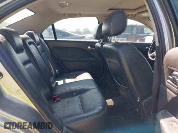 ✅ 2008 Mercury Milan Premier • VIN: 3MEHM08108R601231 • Lot: 43189336. Wystawiony na IAAI z przebiegiem 273 989 mil. Bezpłatny archiwum sprzedaży aukcyjnych z USA i szczegółowy raport historii pojazdu na DreamBid. Zdjęcie 8.