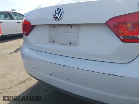 ✅ 2014 Volkswagen Passat Wolfsburg Edition • VIN: 1VWAT7A30EC097331 • Lot: 41762061. Wystawiony na IAAI z przebiegiem 173 351 mil. Bezpłatny archiwum sprzedaży aukcyjnych z USA i szczegółowy raport historii pojazdu na DreamBid. Zdjęcie 14.
