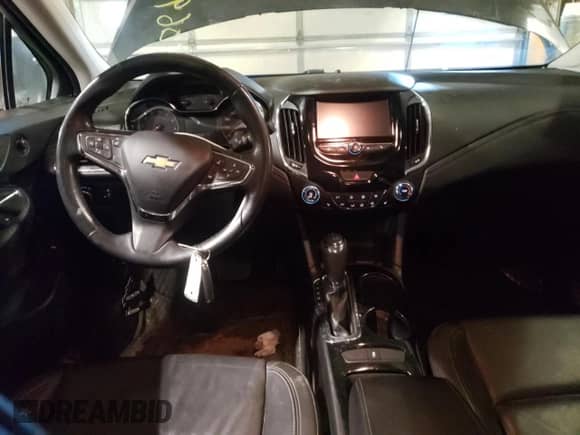 ✅ 2017 Chevrolet Cruze Premier • VIN: 1G1BF5SM5H7239768 • Лот: 68869802. Размещён на Copart с пробегом 89 746 миль миль. Получите бесплатный доступ к архиву аукционных продаж из США и посмотрите подробный отчёт об истории автомобиля на DreamBid. Изображение 8.