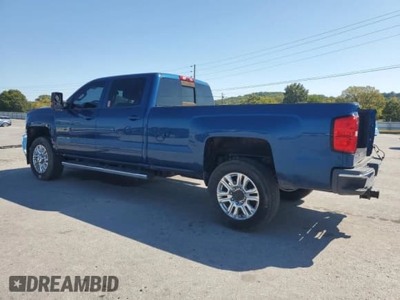 ✅ 2018 Chevrolet Silverado 1500 • VIN: 1GC4CZCY5JF196630 • Лот: 71878275. Опубликован ранее на Copart с пробегом 205 432 миль. Бесплатный доступ к архиву аукционных продаж из США и подробный отчёт об истории автомобиля на DreamBid. Изображение 2.